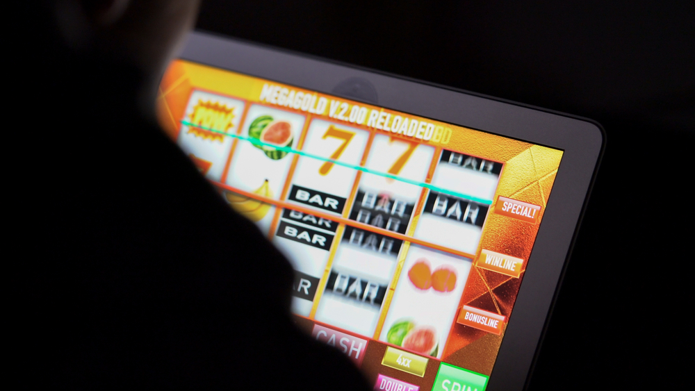 How to attract customers with the help of online casino software